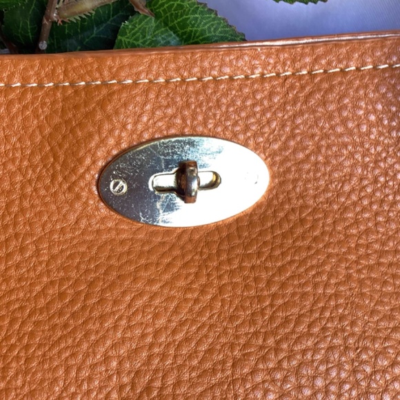 ***SALE**** BCBG Tan Tote with Twist Lock - Picture 3 of 4